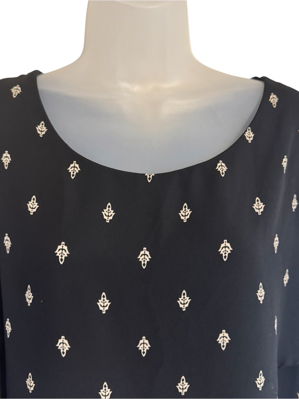 Ava & Viv Black Sleeveless Layered Top with Cream Print Plus: 2X #3 - Picture 2 of 8